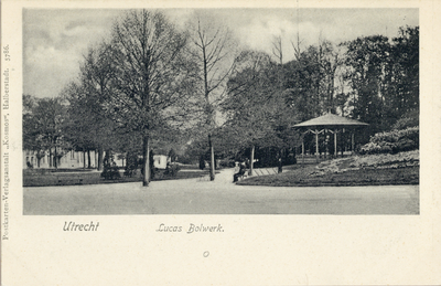 3579 Gezicht op het singelplantsoen bij het Lucasbolwerk te Utrecht.